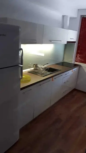 Ultrancetral - Inchiriere apartament 4 camere - Piata Trandafirilor - imagine 6
