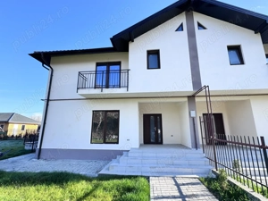 Case tip duplex - 500 mp curte