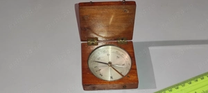 BUSOLA vintage incastrata in lemn   cu capac  model rar