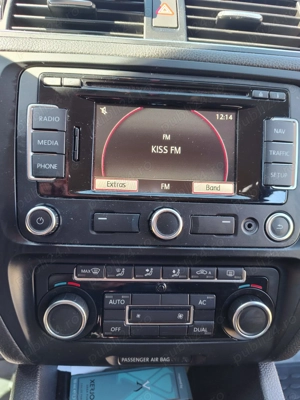 Volkswagen Jetta 1.6Tdi 105cp Euro5   An 2011 08 - imagine 5