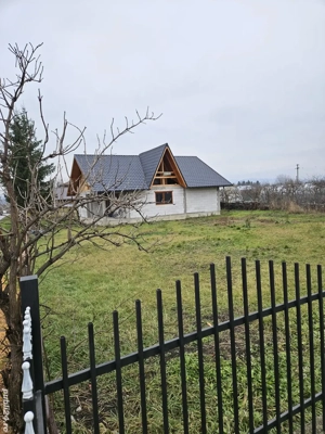 Vând casă p+m 250mp la roșu cu teren 1200mp