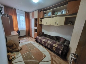 Vând 2cam.bloc de 4 etaje ,zona govandari etajul 1 - imagine 4