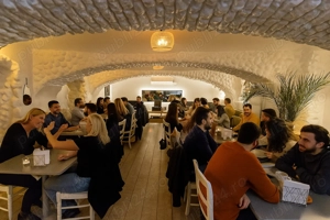 Restaurant pe pietonală de închiriat 