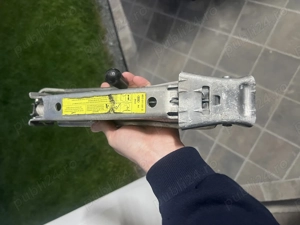 Vand cric auto gama VAG