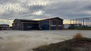 Service camioane și auto Șoseaua Surăii hală 400 mp