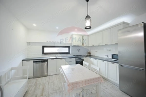 Casă 4 Camere cu Garaj, Construită de Proprietar, Cartier Episcopia - imagine 8