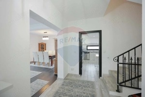 Casă 4 Camere cu Garaj, Construită de Proprietar, Cartier Episcopia - imagine 4