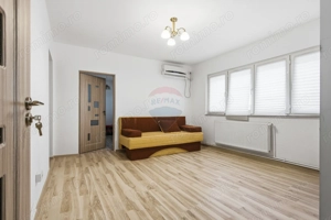Apartament cu 3 camere de vânzare în zona Palat