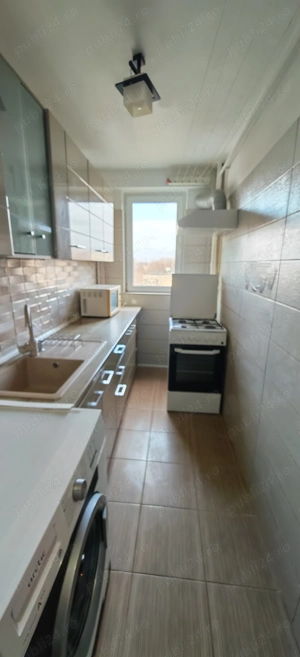 Închiriez apartament cu 2 camere 