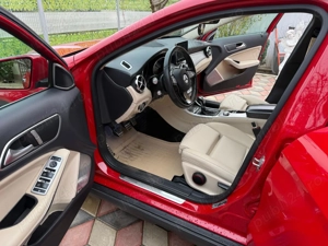 Mercedes GLA 180,An 2019,70000km,Manuala - imagine 5