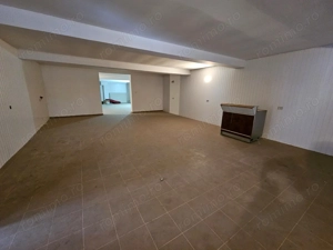 Hala depozitare  mica productie - birouri , zona semicentrala !!