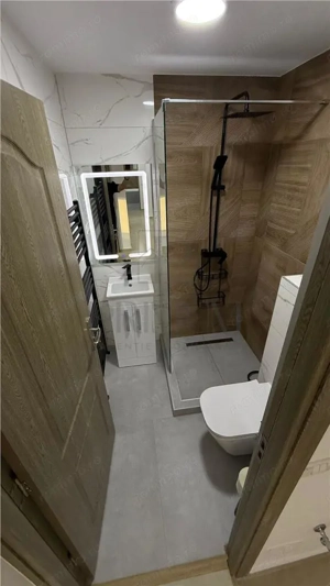 COMPLEX STUDENTESC - 4 CAM - DECOMANDAT - 2 BAI - 2 BALCOANE - BOXA - INCALZIRE PARDOSEALA - RENOVAT - imagine 9