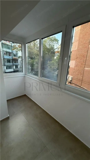 COMPLEX STUDENTESC - 4 CAM - DECOMANDAT - 2 BAI - 2 BALCOANE - BOXA - INCALZIRE PARDOSEALA - RENOVAT - imagine 7