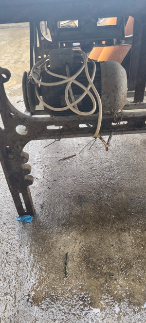 Vând abrict din fonta cu reglaje. 