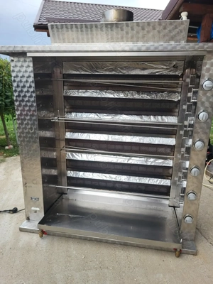 Vând rotisor pe gaz, capacitate 60 pui