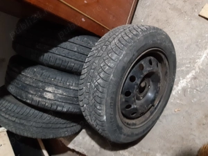 Vand 4 jente echipate cu anvelope de iarna 175/65/14 10% uzate .