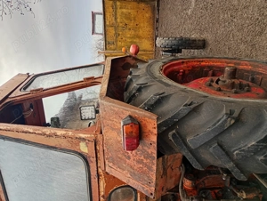 Vând tractor U650  - imagine 3