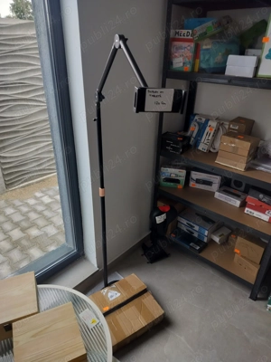 Suport de podea reglabil pentru tabletă din oțel carbon 