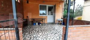 Doua case de vanzare in curte comuna,zona Titulescu Satu Mare - imagine 9