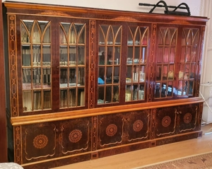 Biblioteca vintage cu intarsii