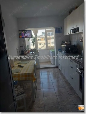 Apartament 3 camere decomandate zona Trocadero