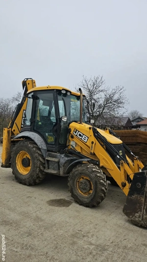 Buldoexcavator JCB 3CX - imagine 2