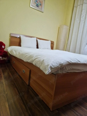 Pat dormitor 163 200cm, se vinde fără saltea, are ladă depozitare pe lateral, stare perfectă.