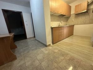 Apartament 1 camera decomandat parter cu balcon amenajat centrala Aradului langa Piata Verde - imagine 2