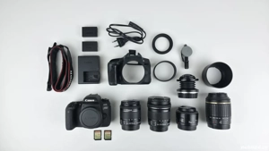 Camera foto DSLR Canon 77D impecabil