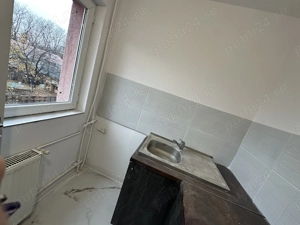 Garsoniera Lipovei langa Iulius Town etaj 1 cu balcon amenajata