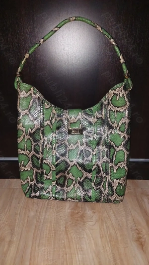 Geantă din piele de șarpe de apă 