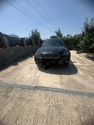 Bmw x6. Motor 3D