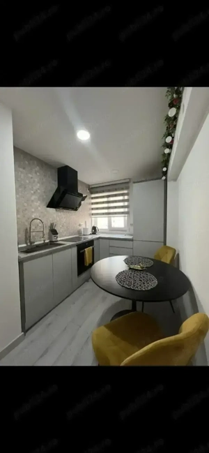 Vând apartament 3 camere complet renovat, etaj 5 10