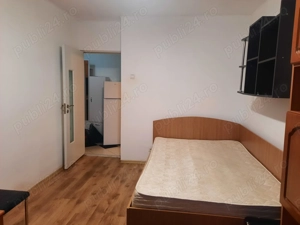 Garsoniera zona Baza 3