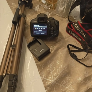 Cannon 2000 d, nou +geanta+trepied+obiectiv+baterie+încărcător.