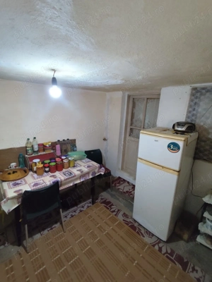 Casă de vânzare într-o zonă liniștită și vecini minunați - imagine 8