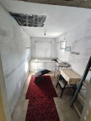 Casă de vânzare într-o zonă liniștită și vecini minunați - imagine 9