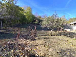 Casă de vânzare într-o zonă liniștită și vecini minunați - imagine 11