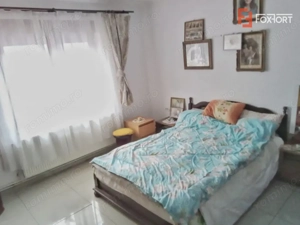 Vand casa spatioasa intr-o zona buna a orasului Arad - imagine 2