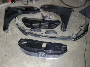 Se vinde ce se vede in poze, Piese Hyundai ix35, aripi st. Dr. Față, grila bară fața, spoiler bară f - imagine 2