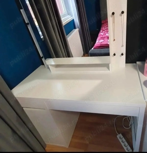 vand masa de machiaj