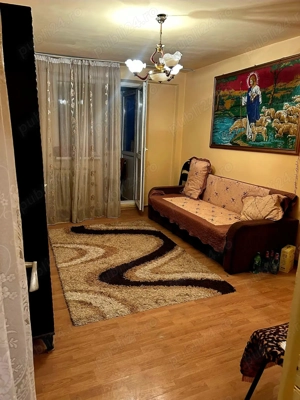 Apartament de Vanzare 3 Camere Semidecomandat 