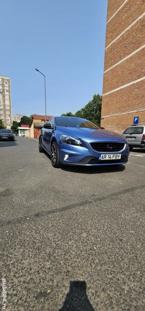 volvo v40 R design