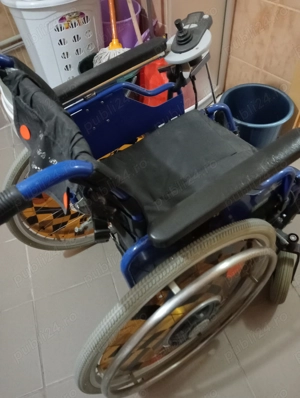 Vând cărucior cu rotile electric pentru persoane cu dizabilități 