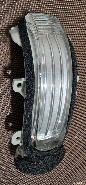 Semnalizare oglinda Toyota Auris 2008 - 2013 - imagine 3