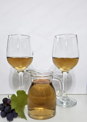 Vin alb din producție proprie 