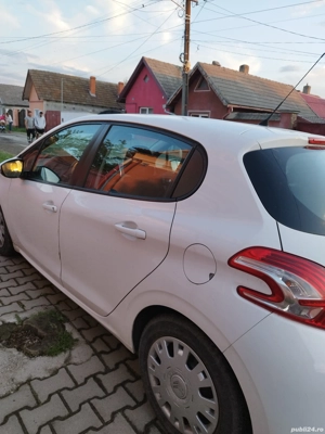 Peugeot 208 - imagine 10