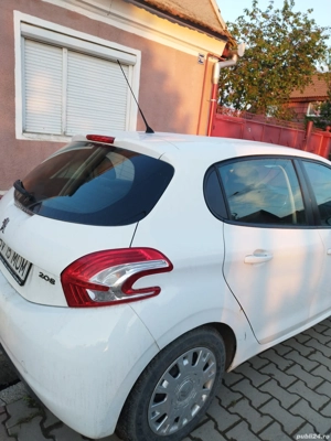 Peugeot 208 - imagine 9