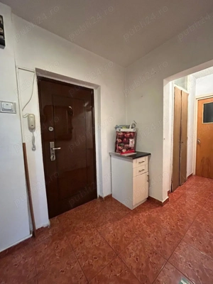Proprietar vand ap. 3 camere  Sos.Pantelimon vis-a  vis de Biserica Capra - imagine 3