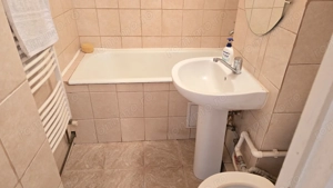 Vand apartament 2 camere decomandat in Deva, zona Micro 15, situat pe mijloc, semimobilat - imagine 10